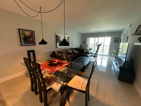 3178 Via Poinciana Greenacres FL 33467