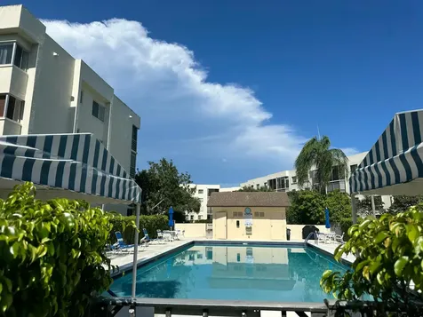 3178 Via Poinciana Greenacres FL 33467