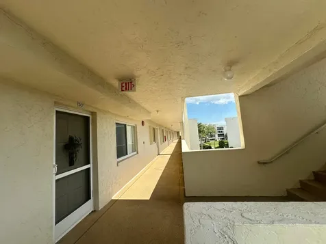 3178 Via Poinciana Greenacres FL 33467