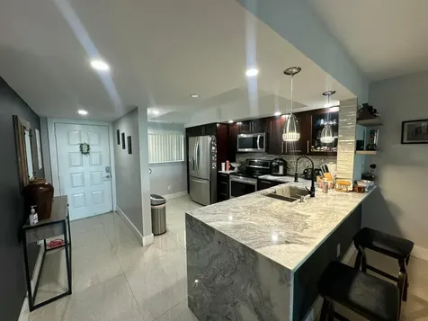 3178 Via Poinciana Greenacres FL 33467