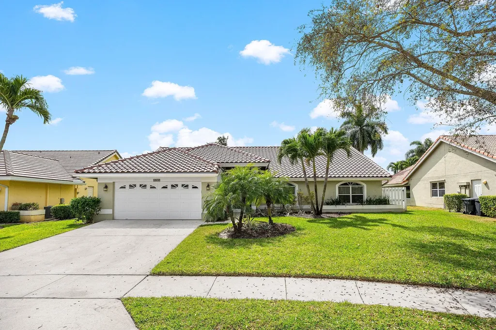 6019 Wedgewood Village Circle Lake Worth FL 33463