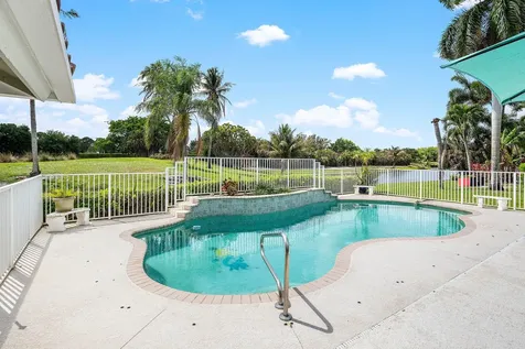 6019 Wedgewood Village Circle Lake Worth FL 33463