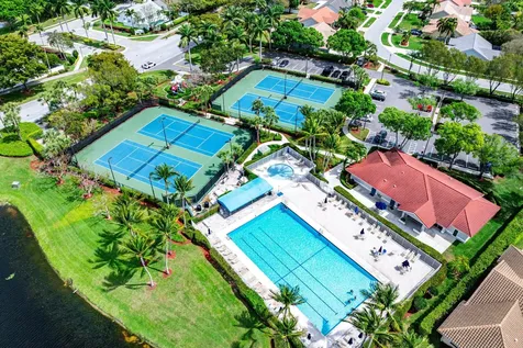 6019 Wedgewood Village Circle Lake Worth FL 33463