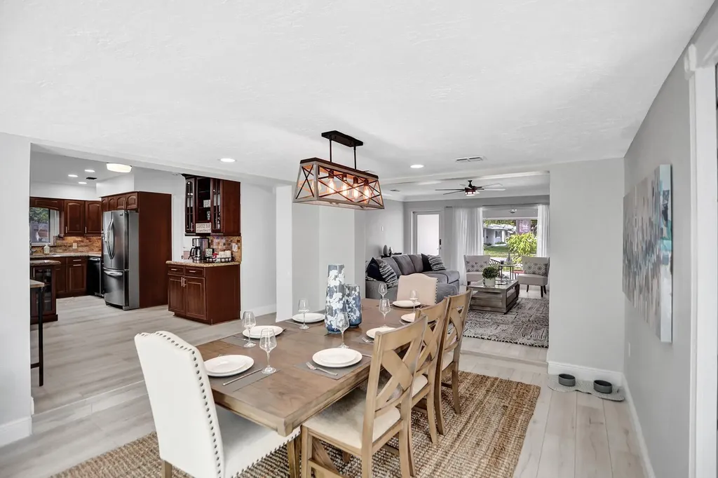 470 SE 4th Court Pompano Beach FL 33060