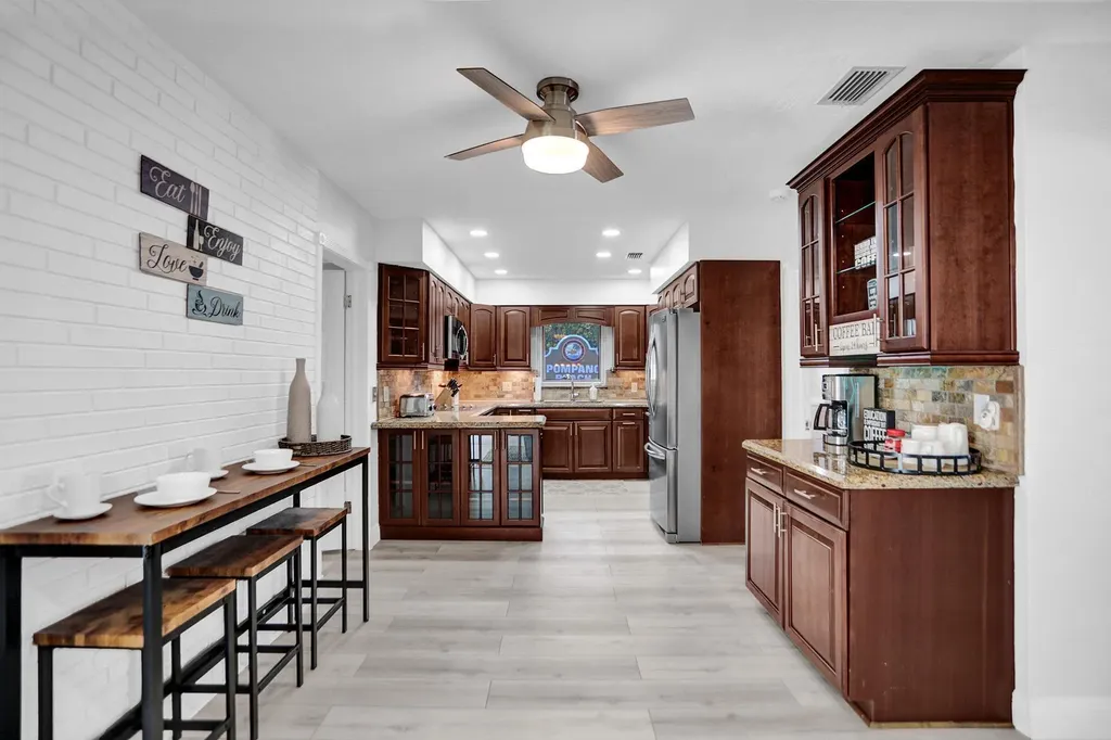 470 SE 4th Court Pompano Beach FL 33060