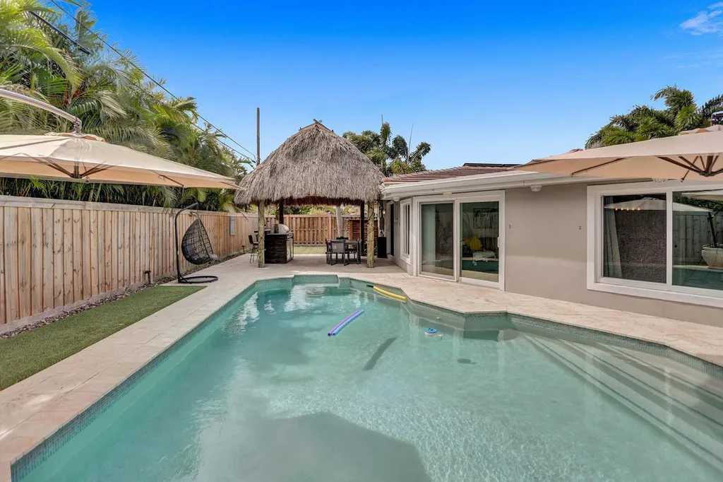 470 SE 4th Court Pompano Beach FL 33060