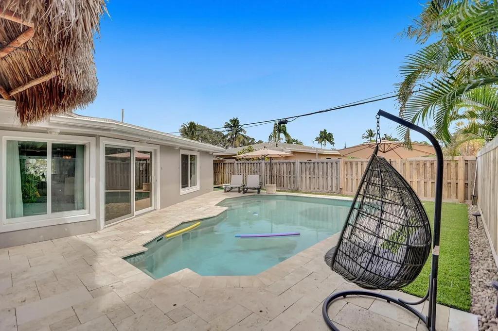 470 SE 4th Court Pompano Beach FL 33060