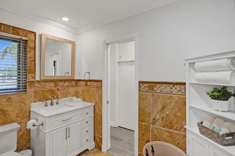 470 SE 4th Court Pompano Beach FL 33060