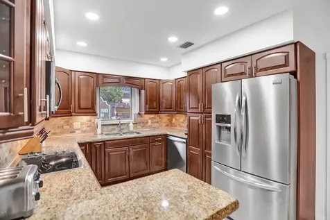 470 SE 4th Court Pompano Beach FL 33060