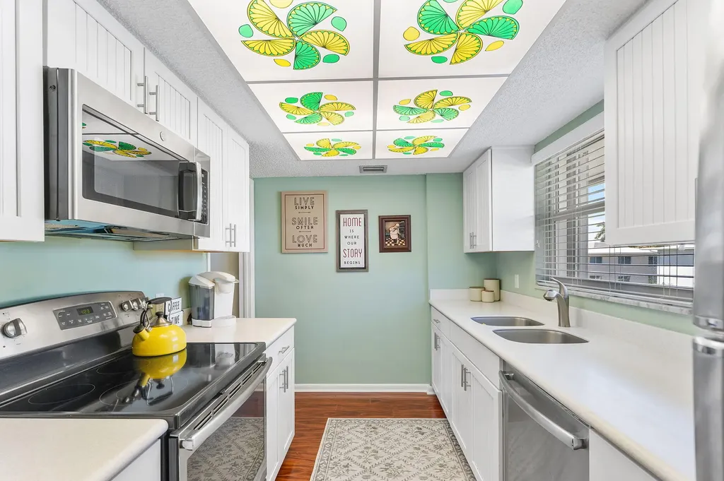 2015 S Seacrest Boulevard Boynton Beach FL 33435