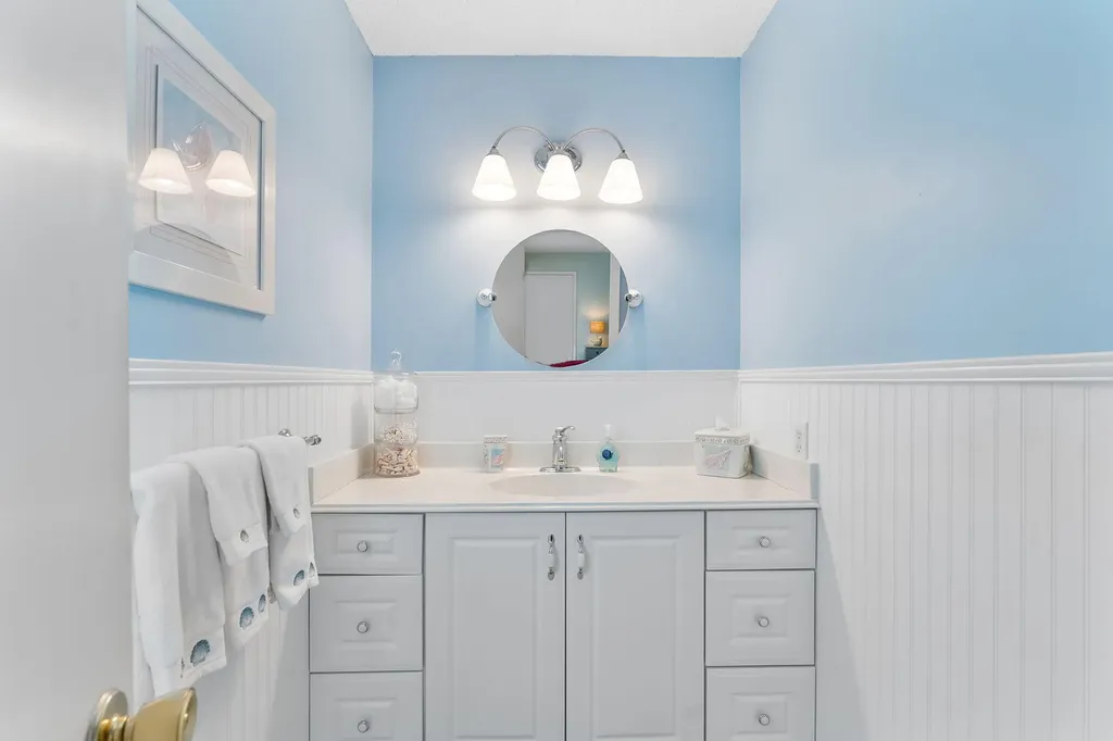 2015 S Seacrest Boulevard Boynton Beach FL 33435