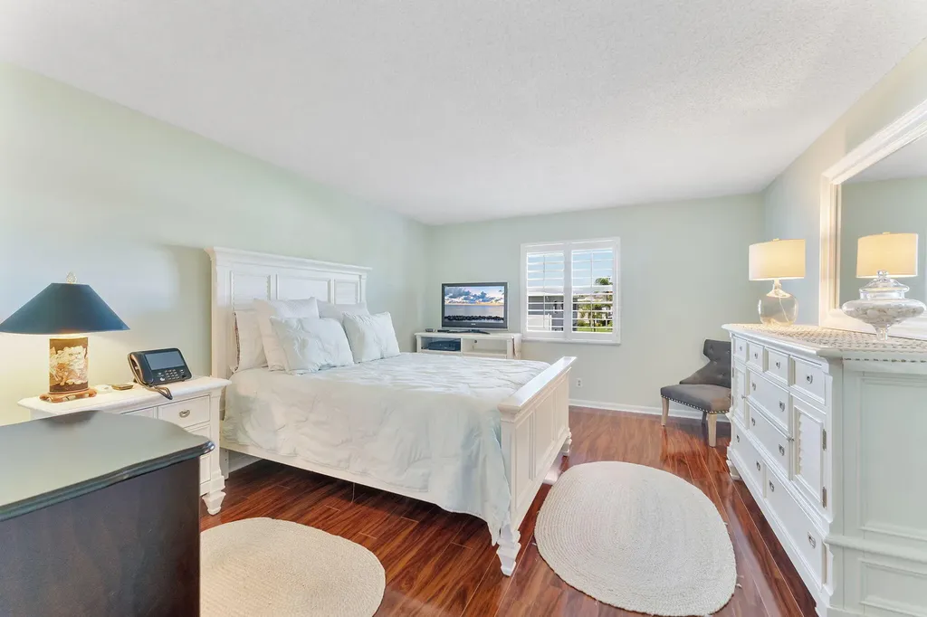 2015 S Seacrest Boulevard Boynton Beach FL 33435
