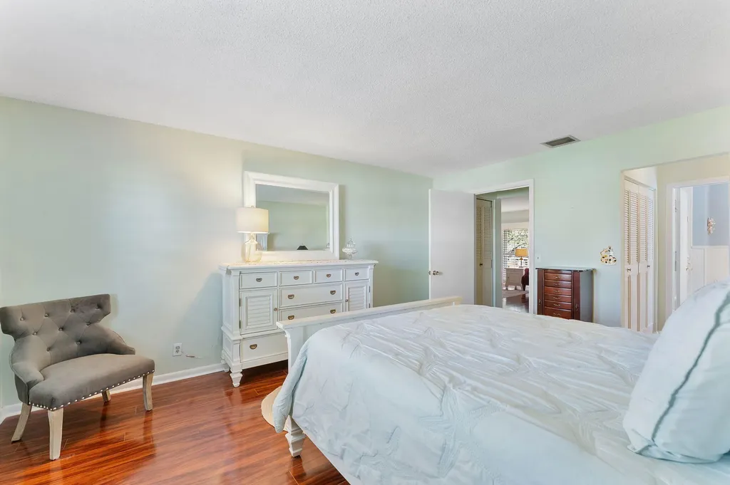 2015 S Seacrest Boulevard Boynton Beach FL 33435