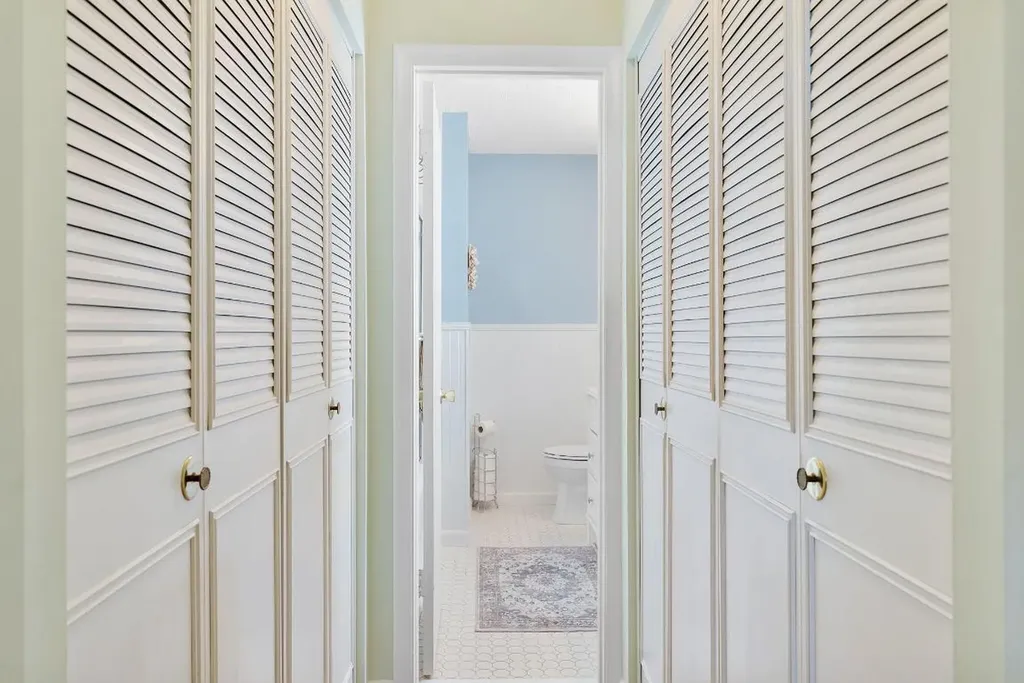 2015 S Seacrest Boulevard Boynton Beach FL 33435