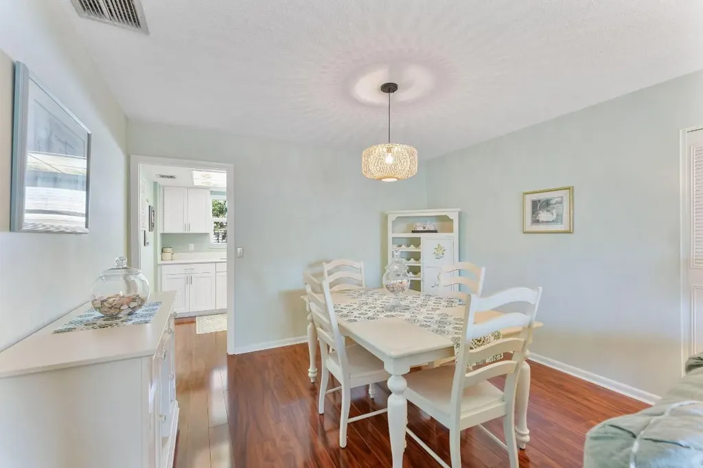 2015 S Seacrest Boulevard Boynton Beach FL 33435