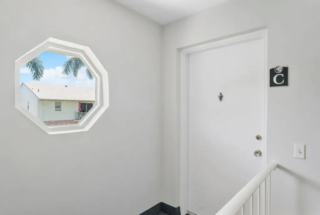 2015 S Seacrest Boulevard Boynton Beach FL 33435