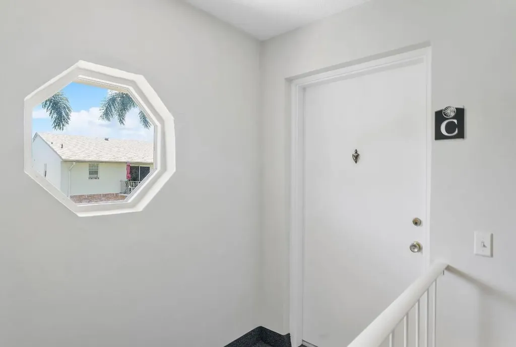 2015 S Seacrest Boulevard Boynton Beach FL 33435