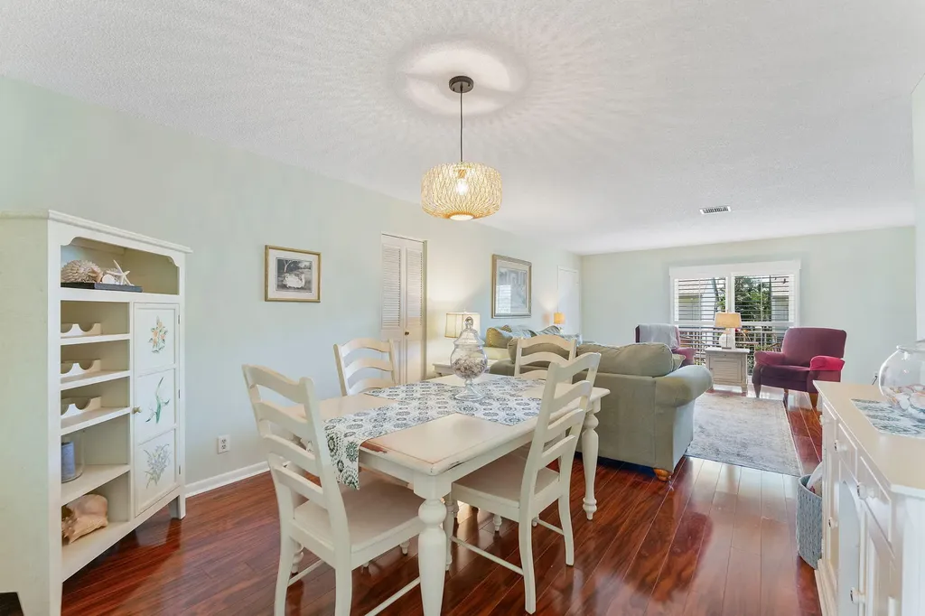2015 S Seacrest Boulevard Boynton Beach FL 33435