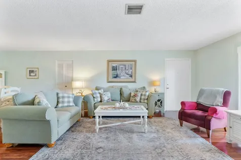 2015 S Seacrest Boulevard Boynton Beach FL 33435