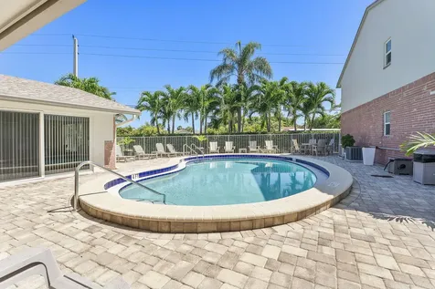 2015 S Seacrest Boulevard Boynton Beach FL 33435