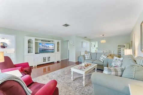 2015 S Seacrest Boulevard Boynton Beach FL 33435