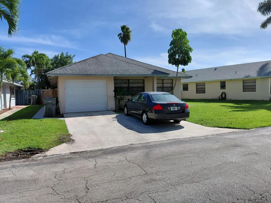 1322 Pines Lane West Palm Beach FL 33415