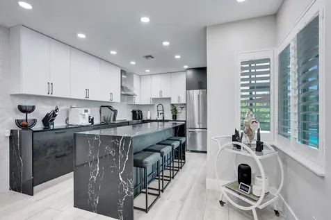 2800 W Aviary Drive Cooper City FL 33026