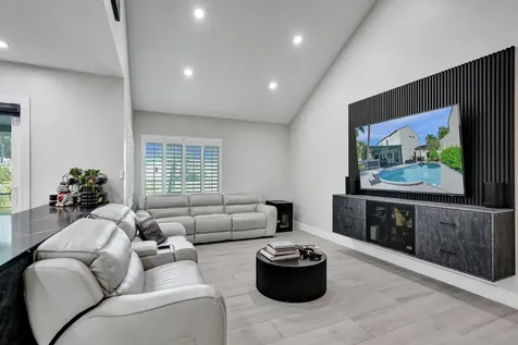2800 W Aviary Drive Cooper City FL 33026