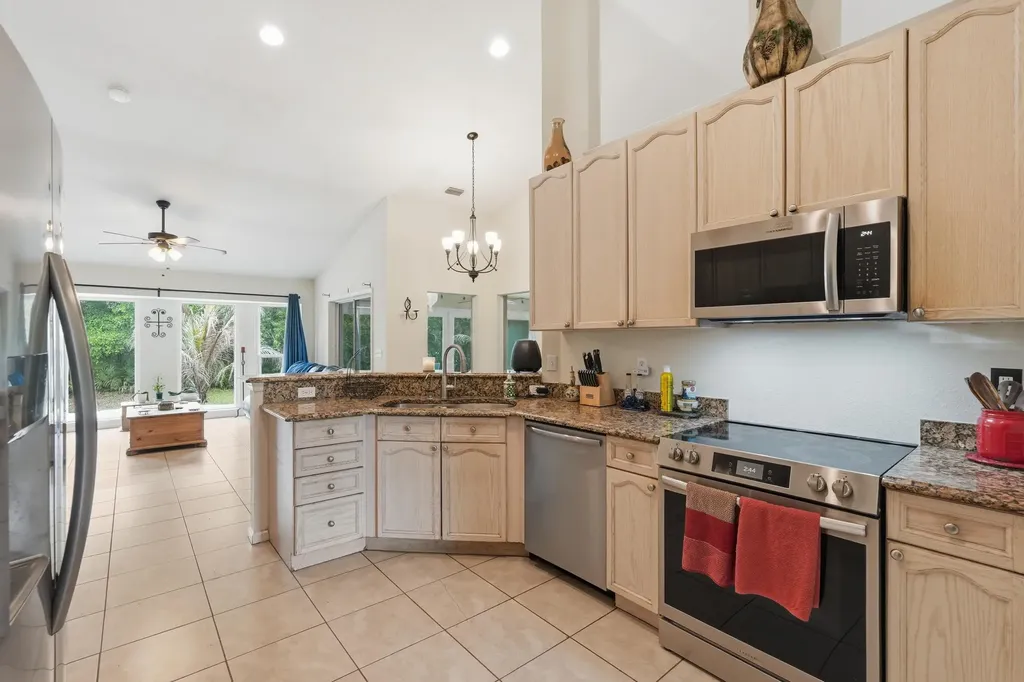 15327 64th Place N The Acreage FL 33470