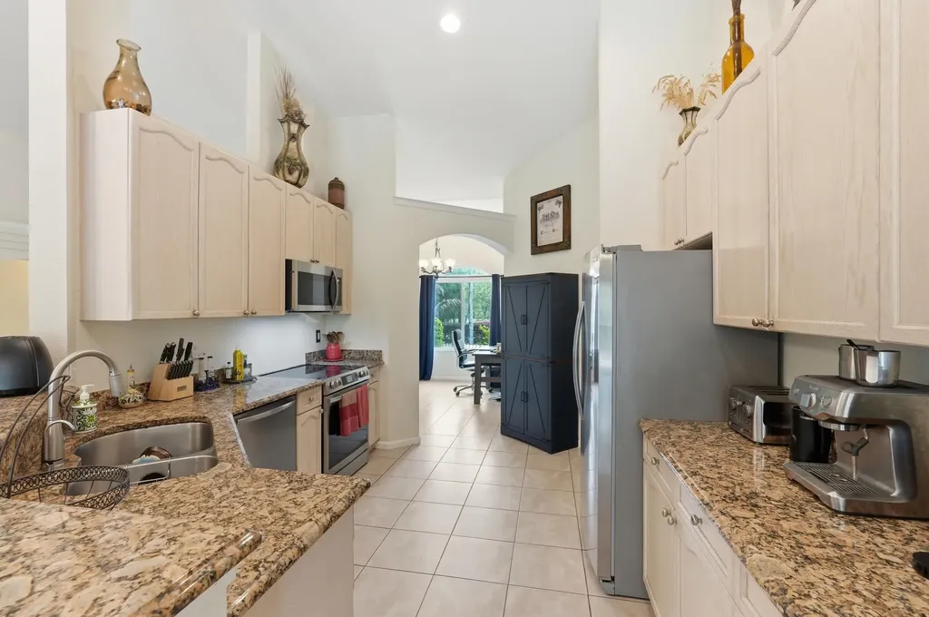 15327 64th Place N The Acreage FL 33470