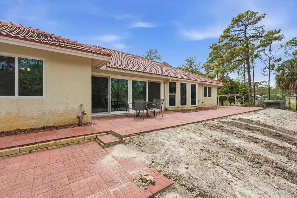 15327 64th Place N The Acreage FL 33470