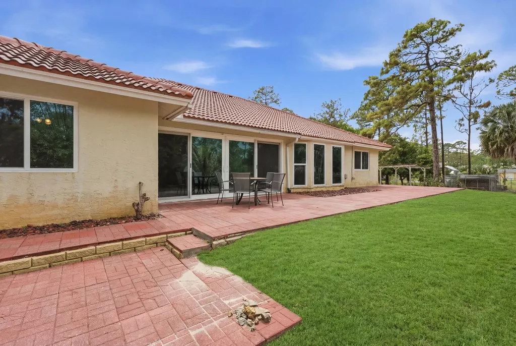15327 64th Place N The Acreage FL 33470