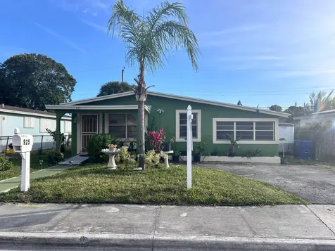 925 W 3rd Street Riviera Beach FL 33404