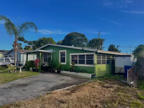 925 W 3rd Street Riviera Beach FL 33404