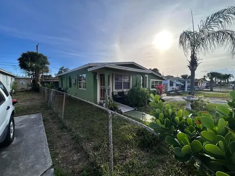 925 W 3rd Street Riviera Beach FL 33404
