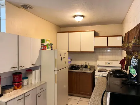 925 W 3rd Street Riviera Beach FL 33404