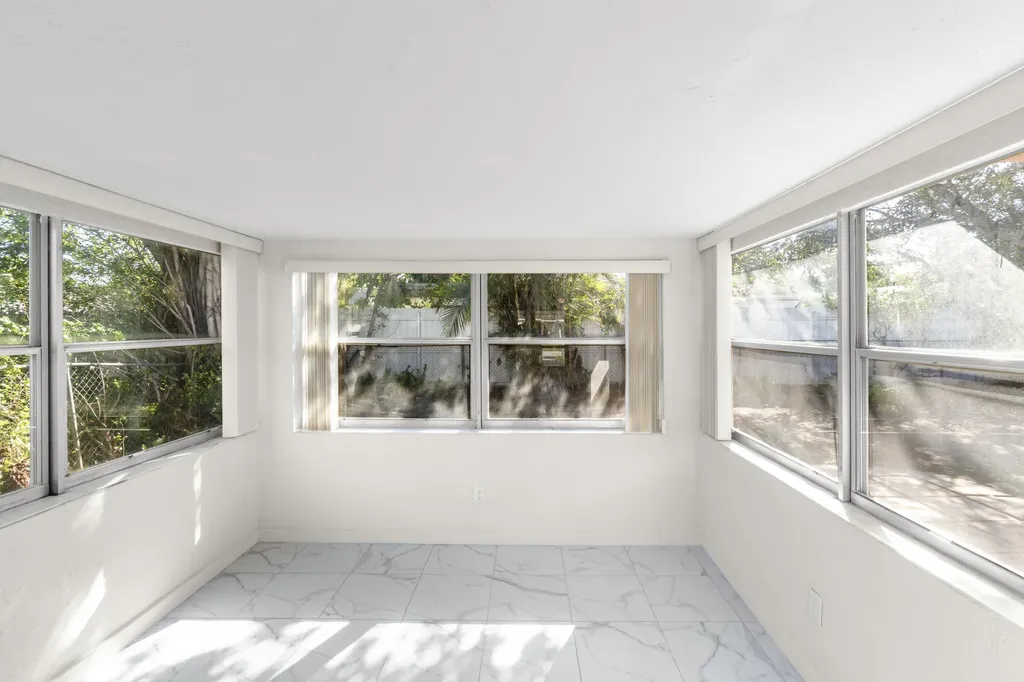 621 N 71st Avenue Hollywood FL 33024