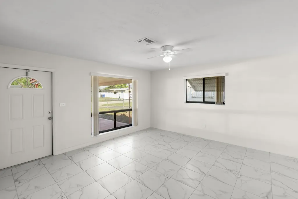 621 N 71st Avenue Hollywood FL 33024
