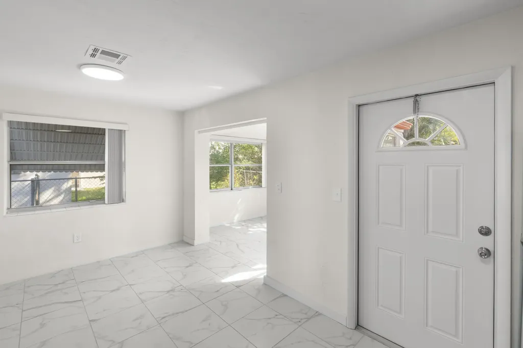 621 N 71st Avenue Hollywood FL 33024