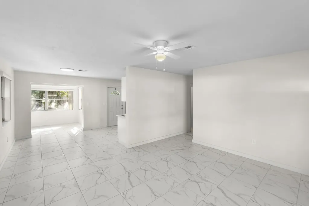 621 N 71st Avenue Hollywood FL 33024