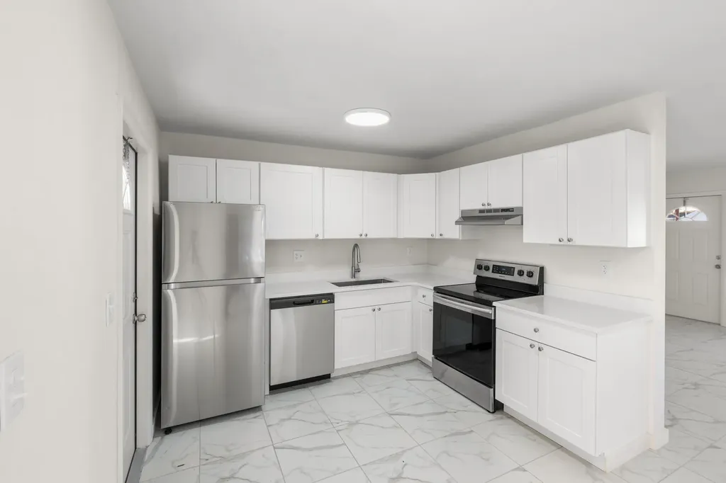 621 N 71st Avenue Hollywood FL 33024