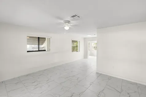621 N 71st Avenue Hollywood FL 33024