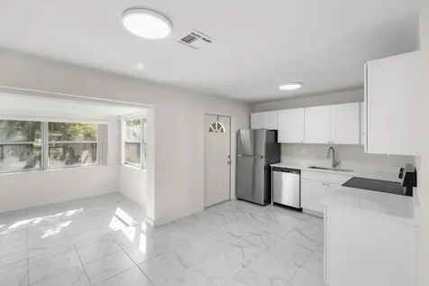 621 N 71st Avenue Hollywood FL 33024