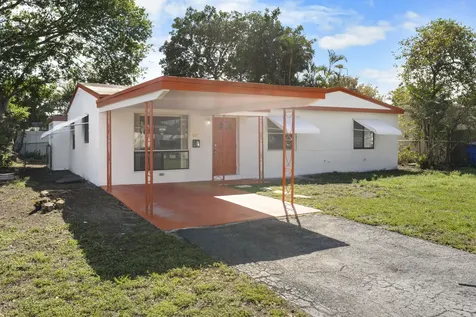 621 N 71st Avenue Hollywood FL 33024