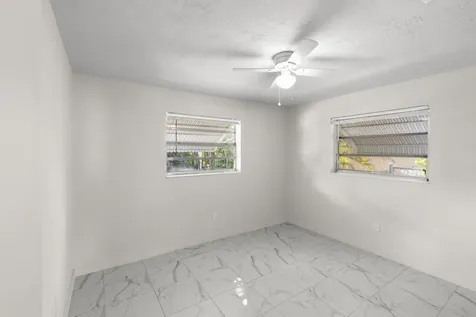 621 N 71st Avenue Hollywood FL 33024