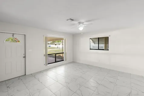 621 N 71st Avenue Hollywood FL 33024