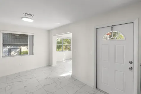 621 N 71st Avenue Hollywood FL 33024