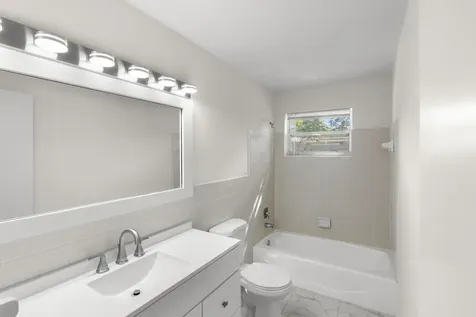621 N 71st Avenue Hollywood FL 33024