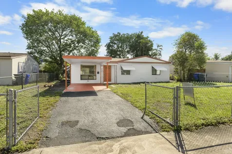 621 N 71st Avenue Hollywood FL 33024