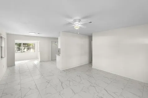 621 N 71st Avenue Hollywood FL 33024